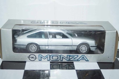 Gama opel monza 3.0e blue 1:25 448
