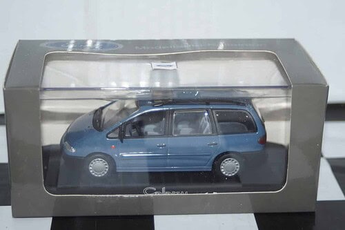 Minichamps ford galaxy blue 5 door dealer boxed