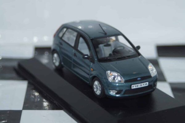 Minichamps ford fiesta green 5 door dealer boxed