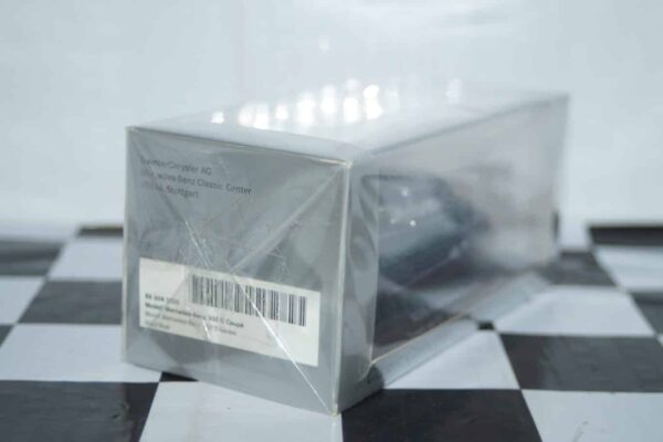 Minichamps mercedes benz 300 s coupe in 1:43 b6 604 0130