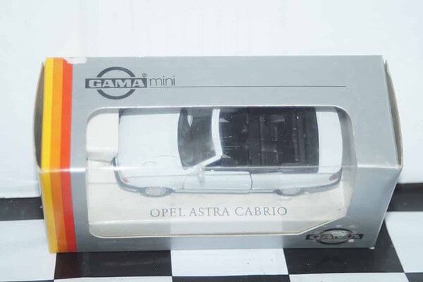 Gama opel vauxhall astra cabrio in white 51026 in 1:43