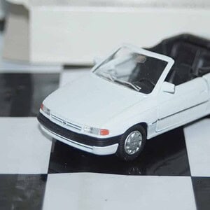 Gama opel vauxhall astra cabrio in white 51026 in 1:43