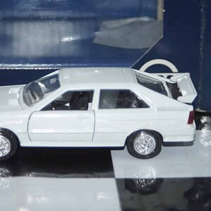 Gama opel vauxhall senator in red 81133000 in1:43