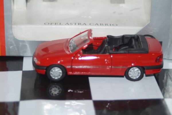 Gama opel vauxhall astra cabrio in blue 51026 in 1:43