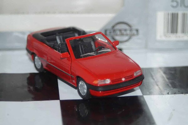 Gama opel vauxhall astra cabrio in blue 51026 in 1:43