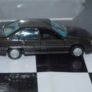Gama opel omega vauxhall carlton gsi gold 81131000g in 1:43 scale