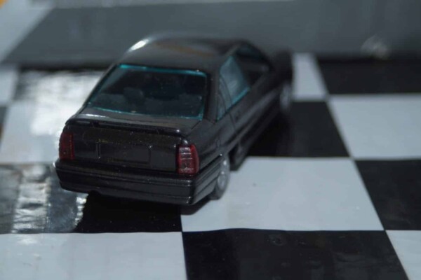 Gama opel omega vauxhall carlton gsi gold 81131000g in 1:43 scale