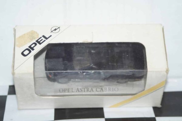 Gama opel astra f cabrio in blue 1799518 in 1:43 scale