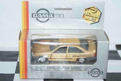 Gama opel omega vauxhall carlton gsi gold 81131000g in 1:43 scale
