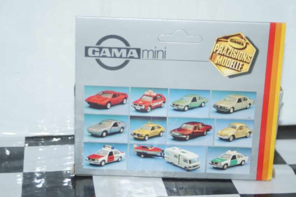 Gama opel omega vauxhall carlton red 1130 in 1:43 scale