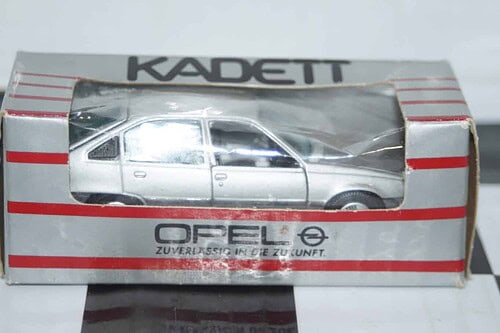Gama opel vauxhall astra mk2 hatch in silver 1195s in 1:43