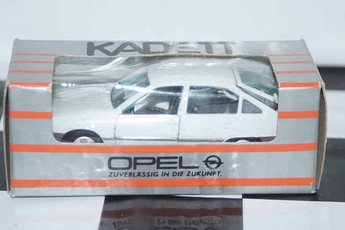 Gama opel vauxhall astra mk2 hatch in silver 1195s in 1:43