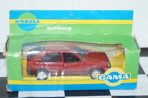 Gama opel kadett, vauxhall astra mk1 in orange 4 door 890 in 1:43 scale
