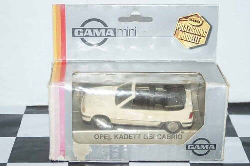Gama opel vauxhall astra saloon mk 3 in maroon 1002 in 1:43