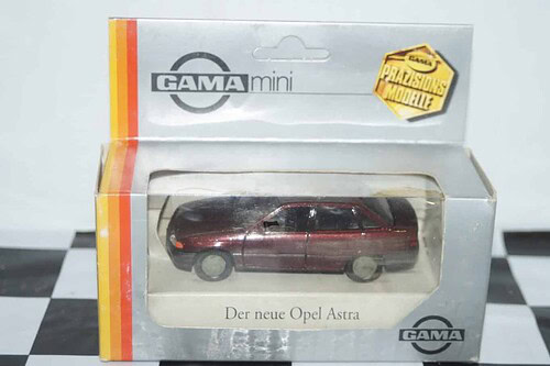Gama opel vauxhall astra saloon mk 3 in maroon 1002 in 1:43