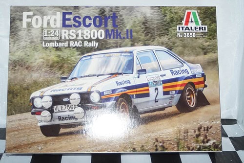 Italeri ford escort rs1800 mk2 lombard rac 1980 3650 1:24 model kit
