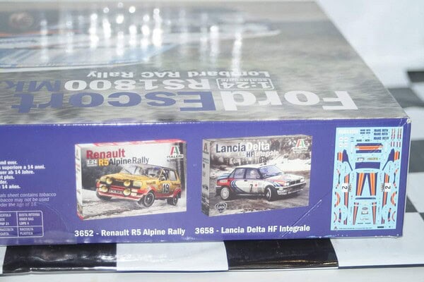 Italeri ford escort rs1800 mk2 lombard rac 1980 3650 1:24 model kit