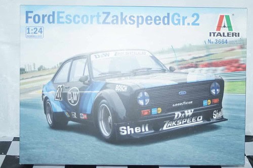 Italeri ford escort rs1800 brands hatch 1979 3664 1:24 model kit