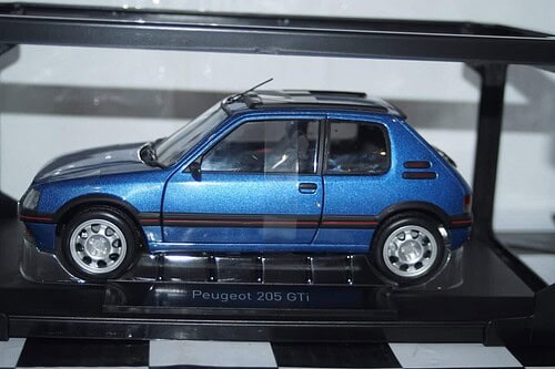Norev vauxhall opel astra mk3 gsi 1992 red 1:18 scale 183672