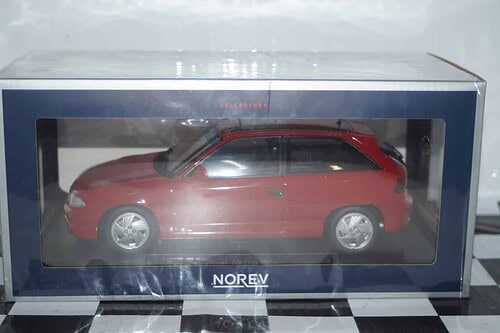Norev vauxhall opel astra mk3 gsi 1992 red 1:18 scale 183672