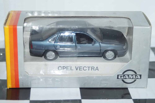 Gama opel vauxhall frontera 3 door red 81003000 in 1:43 scale