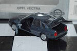 Gama opel vauxhall frontera 3 door red 81003000 in 1:43 scale