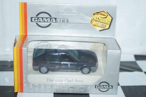Gama opel vauxhall astra netherlands police in 1:43 scale