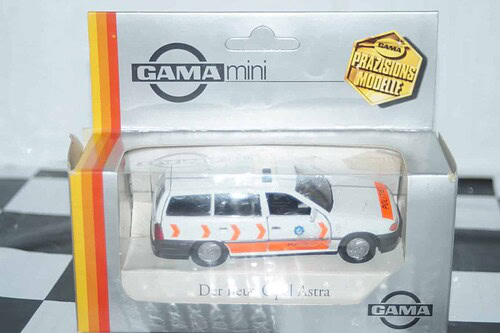 Gama opel vauxhall astra mk3 politie 81001000 in 1:43 scale
