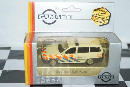 Gama opel vauxhall astra mk3 politie 81001000 in 1:43 scale