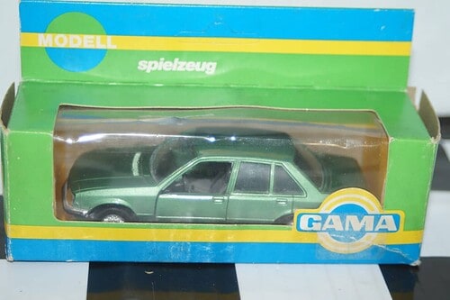 Gama opel rekord in green 1:43 scale 893