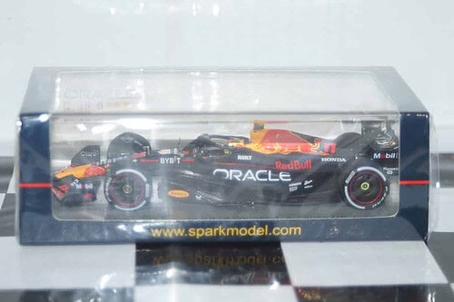 Spark oracle red bull racing rb19 winner spanish gp 2023 1:43 resin s8910