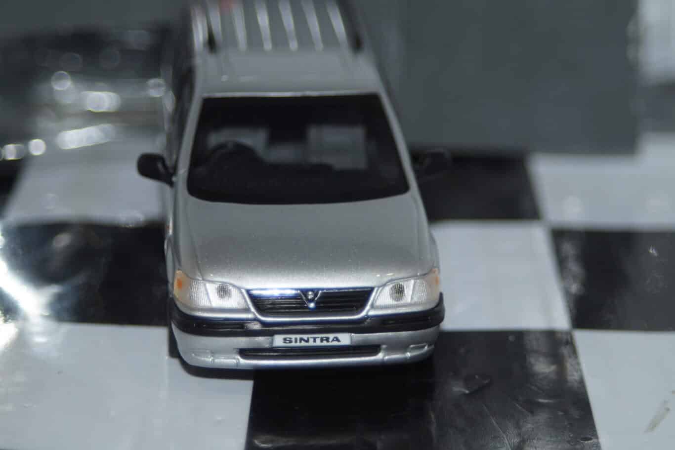 Schuco Vauxhall Sintra 5 Door Silver Vauxhall Dealers Diecast model