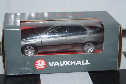 Schuco vauxhall opel omega saloon grey in vauxhall box 1:43