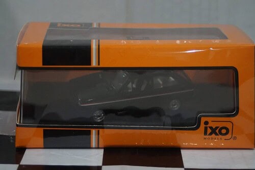 Ixo ford fiesta mk1 black 1978 clc519n.22 1:43
