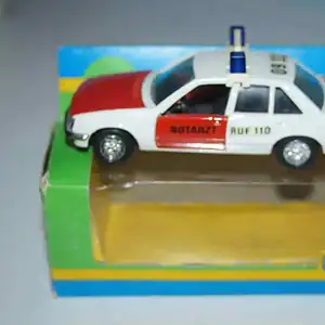 Gama opel rekord notartzt in 1:43 scale 893