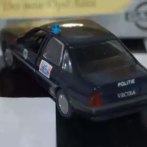 Gama opel vauxhall vectra cavalier politie ref 1161 in 1:43 scale wrong box