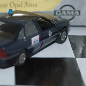 Gama opel vauxhall vectra cavalier politie ref 1161 in 1:43 scale wrong box