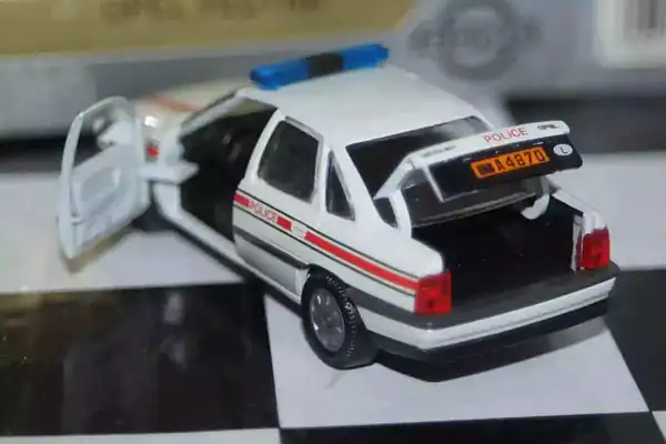 Gama opel vauxhall vectra cavalier ref 1161 in 1:43 scale