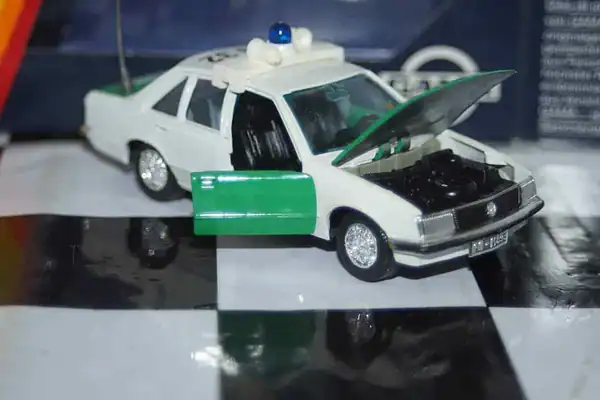 Gama opel rekord polizei ref 893 in 1:43 scale wrong box