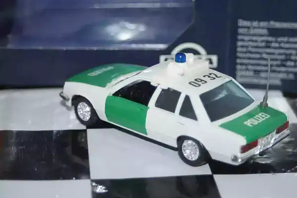 Gama opel rekord polizei ref 893 in 1:43 scale wrong box