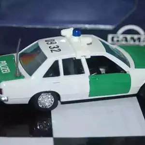 Gama opel rekord polizei ref 893 in 1:43 scale wrong box