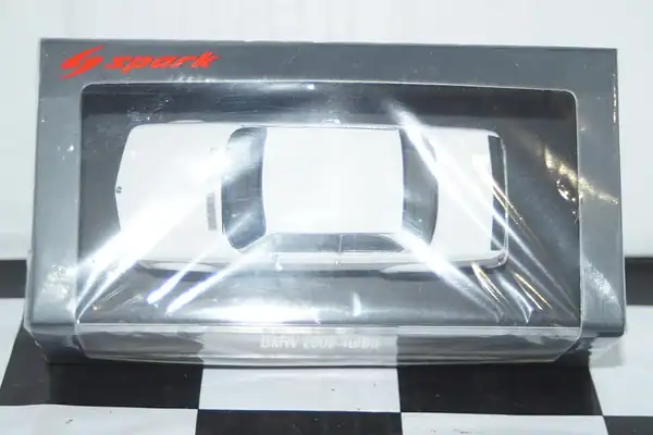 Spark bmw 2002 turbo 1973 white 1:43 resin s2814