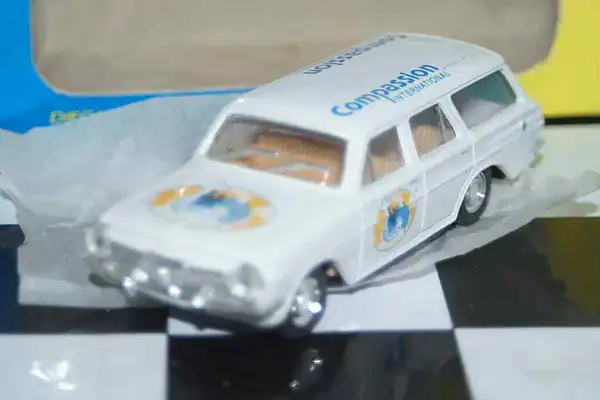 Trax top gear eh holden station wagon compassion 8011c