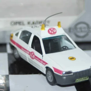 Gama opel vauxhall astra avd deutschland recovery in 1:43 scale