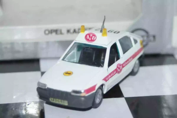 Gama opel vauxhall astra avd deutschland recovery in 1:43 scale