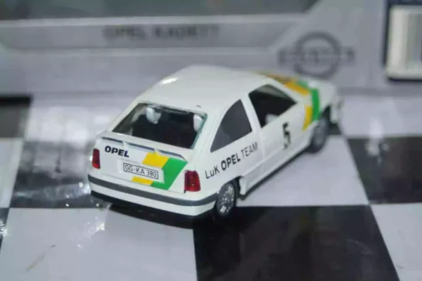 Gama opel vauxhall astra luk opel team rally 81122000 in 1:43 scale