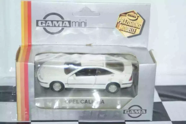 Gama opel vauxhall calibra in white 2 door 1138 in 1:43 scale