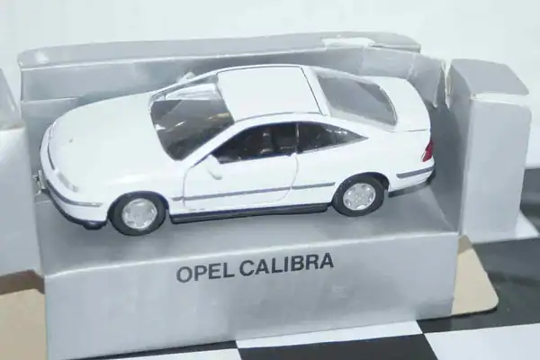 Gama opel vauxhall calibra in white 2 door 1138 in 1:43 scale