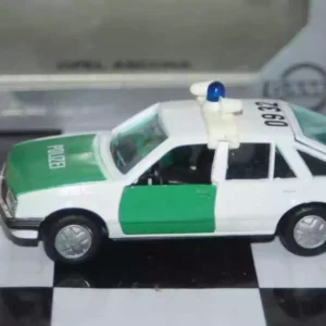 Gama opel vauxhall ascona cavalier polizei 81170000 in 1:43 scale