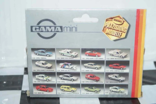 Gama opel vauxhall ascona cavalier polizei 81170000 in 1:43 scale